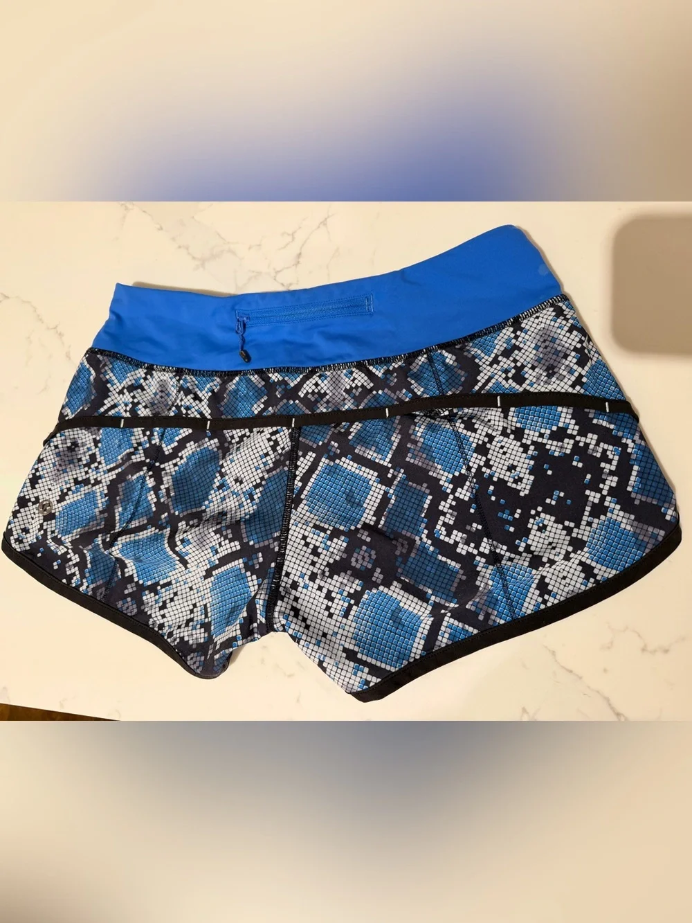 Lululemon Speed Up Lined Shorts in Blue Snake Print